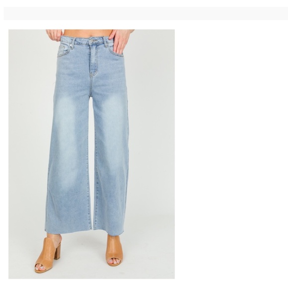 NWT Easel Women’s Wide Leg Jeans - Picture 1 of 3